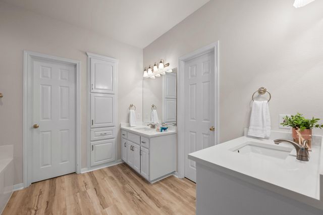 8305 Scenic Oaks DR, Austin, TX 78737