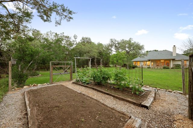 8305 Scenic Oaks DR, Austin, TX 78737