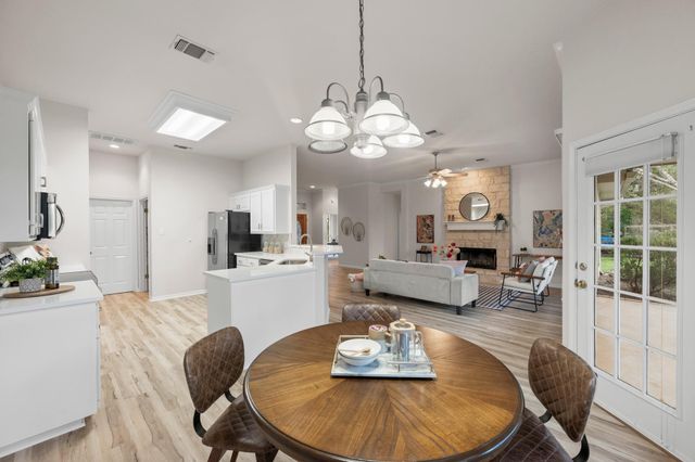 8305 Scenic Oaks DR, Austin, TX 78737