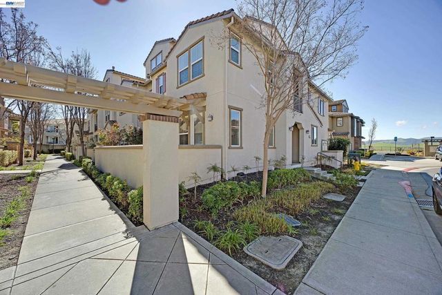 5216 Fioli Loop, San Ramon, CA 94582