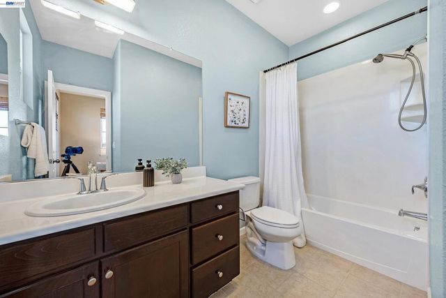 5216 Fioli Loop, San Ramon, CA 94582