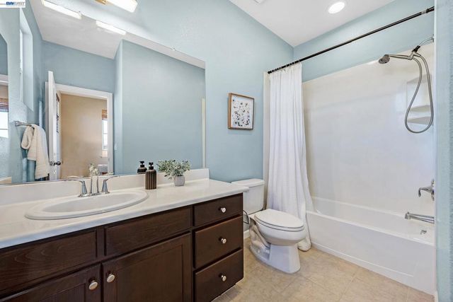 5216 Fioli Loop, San Ramon, CA 94582