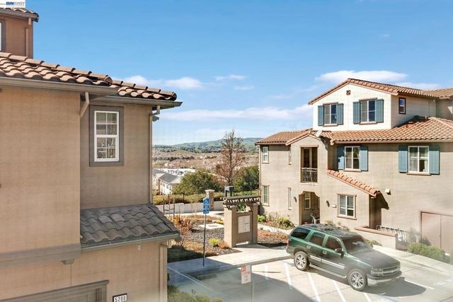 5216 Fioli Loop, San Ramon, CA 94582