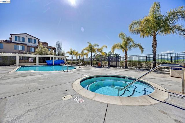 5216 Fioli Loop, San Ramon, CA 94582