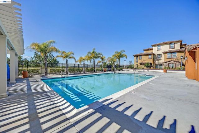 5216 Fioli Loop, San Ramon, CA 94582