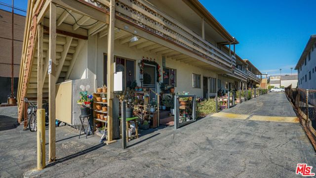 1502 E Broadway, Glendale, CA 91205