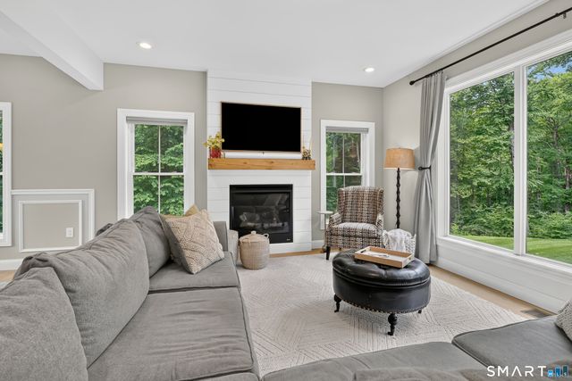 56 Stone House Lane, Burlington, CT 06013