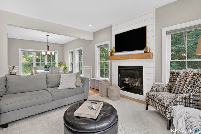 56 Stone House Lane, Burlington, CT 06013
