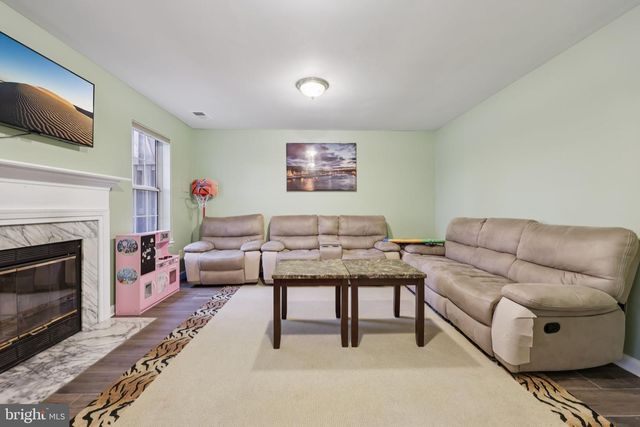 8309 LINDEN OAKS CT, Lorton, VA 22079