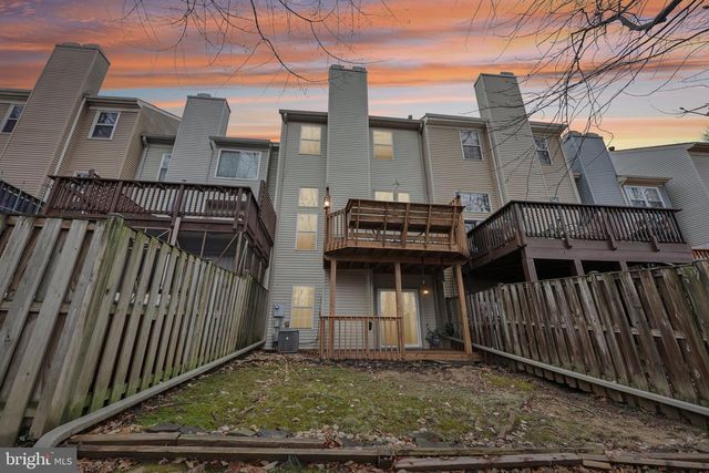 8309 LINDEN OAKS CT, Lorton, VA 22079