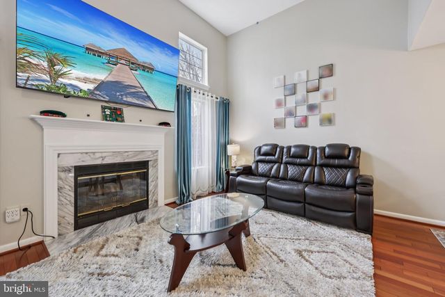 8309 LINDEN OAKS CT, Lorton, VA 22079