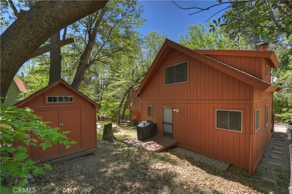 32801 Encina Drive, Arrowbear, CA 92382