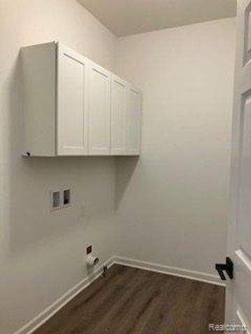 6198 Parker Drive, Fenton, MI 48451