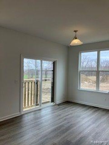 6198 Parker Drive, Fenton, MI 48451