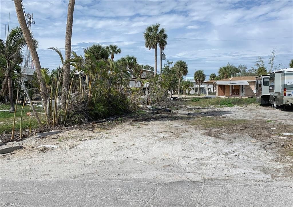127 Washington AVE, FORT MYERS BEACH, FL 33931 — photo 2