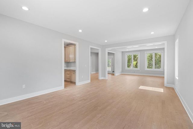 8 HAYSTACK CT, Howell, NJ 07731