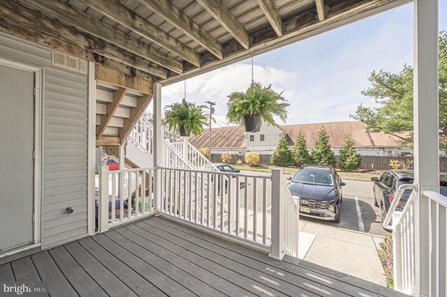 307 LONDON CT, Egg Harbor Township, NJ 08234