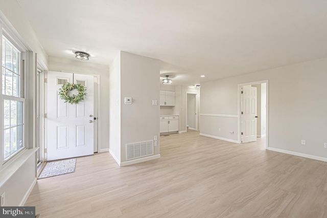 307 LONDON CT, Egg Harbor Township, NJ 08234
