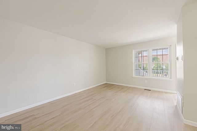 307 LONDON CT, Egg Harbor Township, NJ 08234