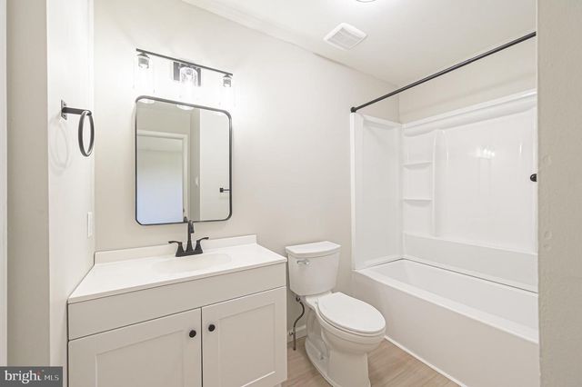 307 LONDON CT, Egg Harbor Township, NJ 08234