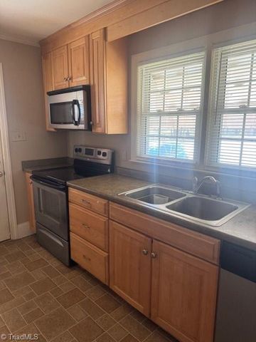 3146 Pleasant Ridge Road, Summerfield, NC 27358