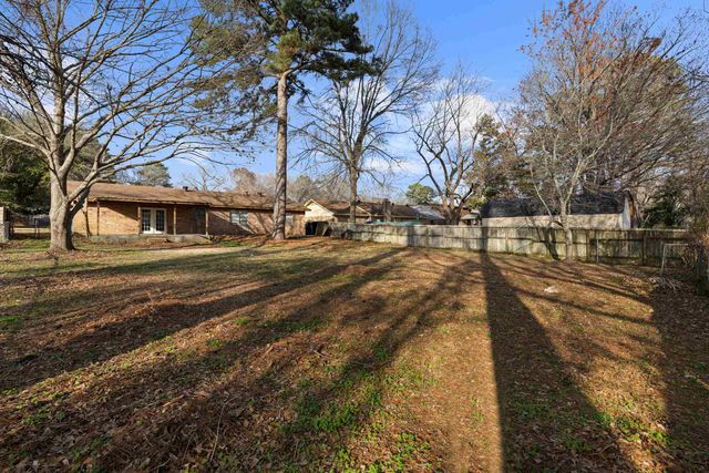 2606 Cedarcrest Dr., Marshall, TX 75672