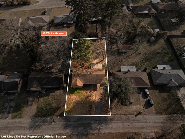 2606 Cedarcrest Dr., Marshall, TX 75672