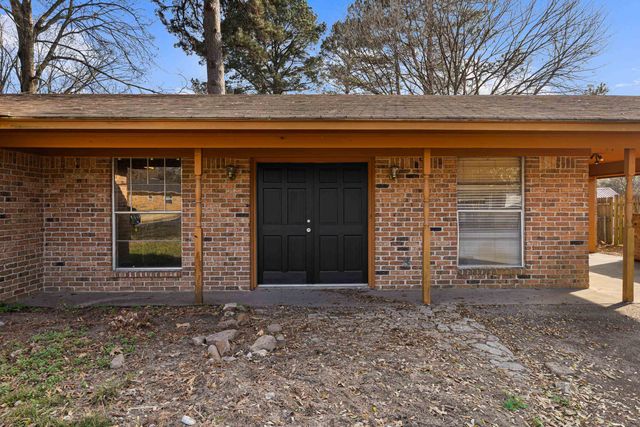 2606 Cedarcrest Dr., Marshall, TX 75672