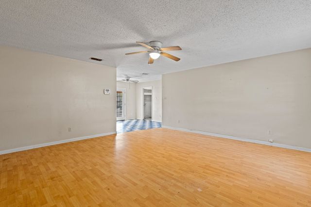 2606 Cedarcrest Dr., Marshall, TX 75672