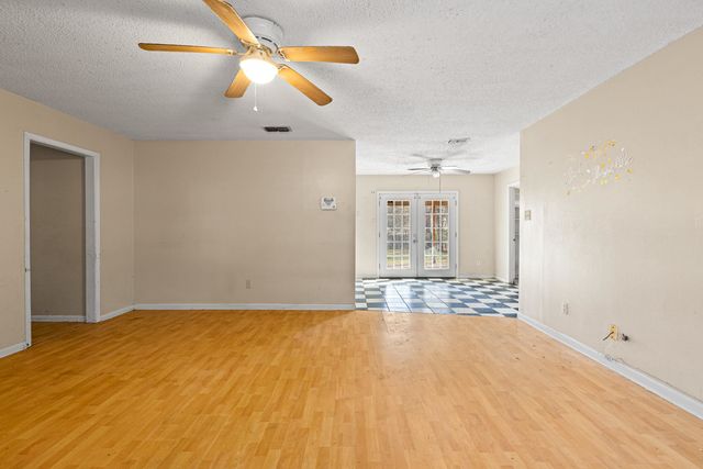 2606 Cedarcrest Dr., Marshall, TX 75672