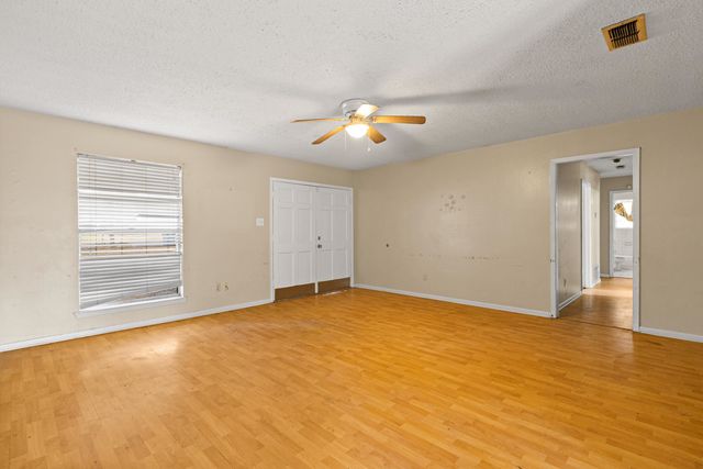 2606 Cedarcrest Dr., Marshall, TX 75672