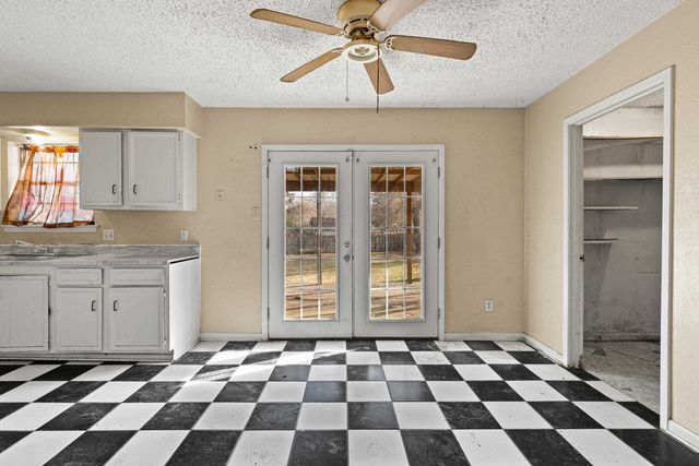 2606 Cedarcrest Dr., Marshall, TX 75672