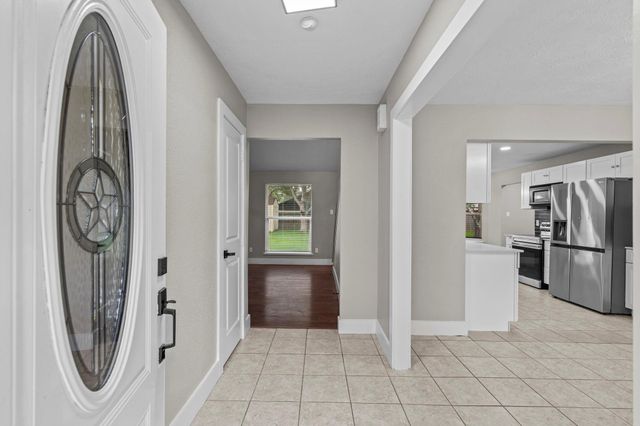1107 Londonderry Avenue, Friendswood, TX 77546