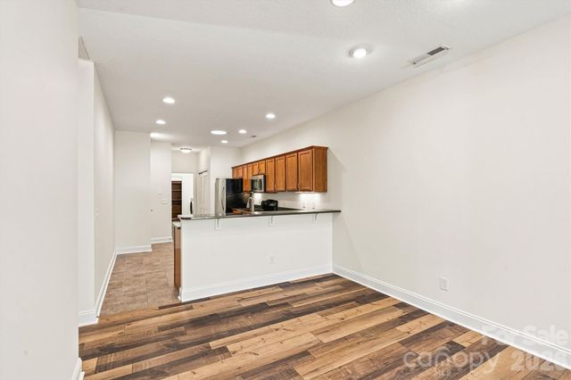 823 Wynnshire Drive B, Hickory, NC 28601