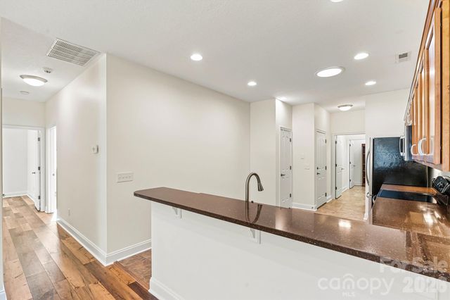 823 Wynnshire Drive B, Hickory, NC 28601