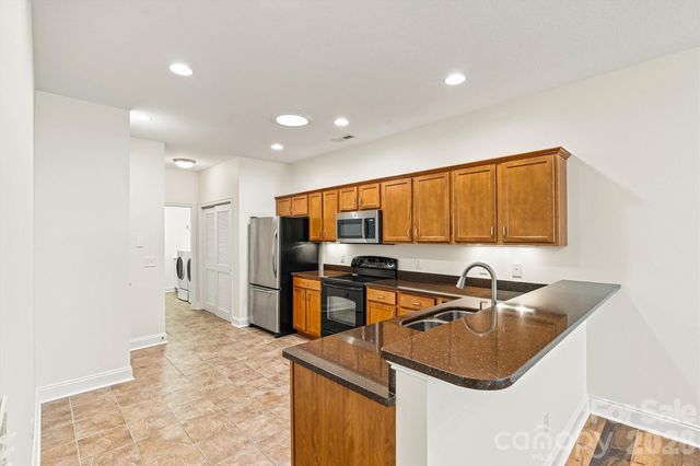 823 Wynnshire Drive B, Hickory, NC 28601