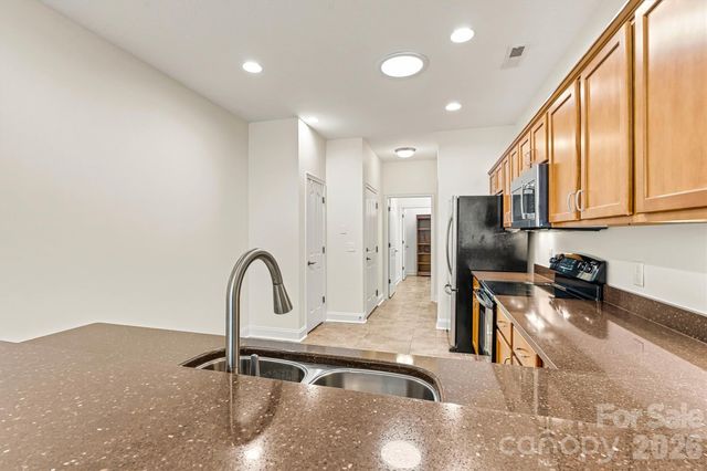 823 Wynnshire Drive B, Hickory, NC 28601