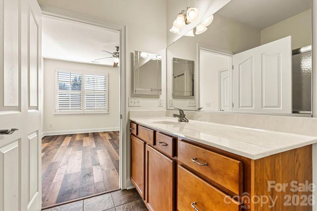 823 Wynnshire Drive B, Hickory, NC 28601