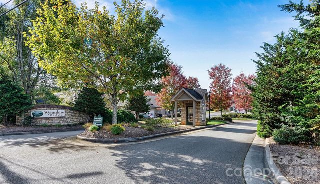 823 Wynnshire Drive B, Hickory, NC 28601