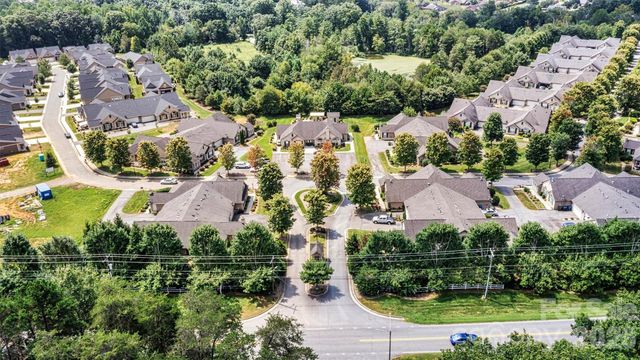 823 Wynnshire Drive B, Hickory, NC 28601