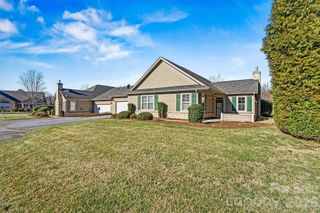 823 Wynnshire Drive B, Hickory, NC 28601