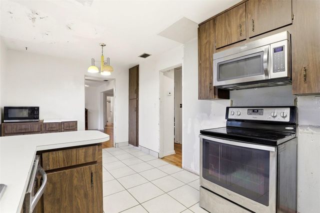 1421 FAIRVIEW STREET, Orlando, FL 32804