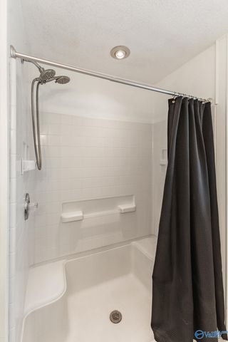 2201 Auburn Drive SW, Decatur, AL 35603