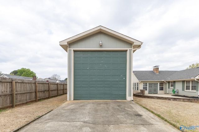 2201 Auburn Drive SW, Decatur, AL 35603