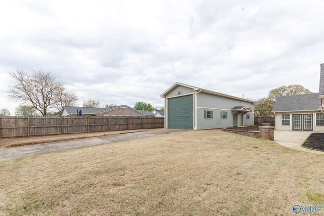 2201 Auburn Drive SW, Decatur, AL 35603