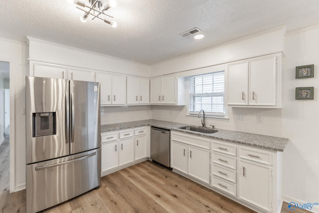 2201 Auburn Drive SW, Decatur, AL 35603