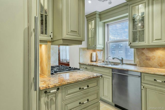 110-11 Queens Boulevard 6C, Forest Hills, NY 11375