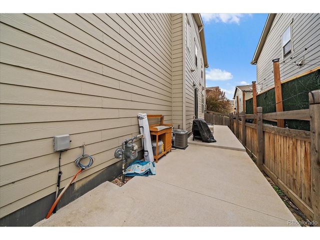 21892 E Quincy Cir, Aurora, CO 80015