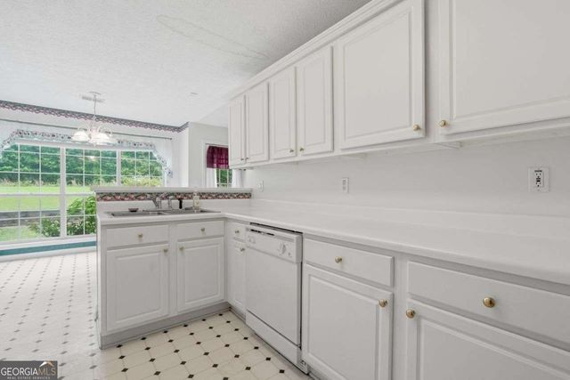 111 Laura Ashlyn Court, Mcdonough, GA 30252