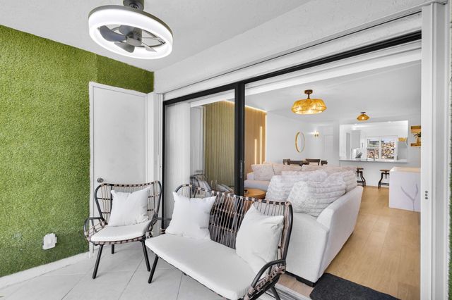 12911 Briarlake Drive 103, Palm Beach Gardens, FL 33418